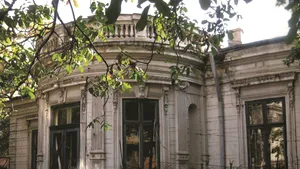Dispută Asociaţia Salvaţi Bucureştiul - Primăria Capitalei, pe tema demolării unui imobil din centru