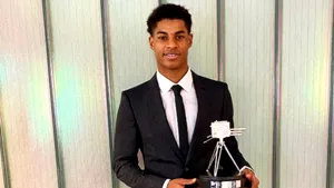 Fotbalistul Marcus Rashford a vorbit cu Barack Obama despre cum este să fii crescut doar de mamă