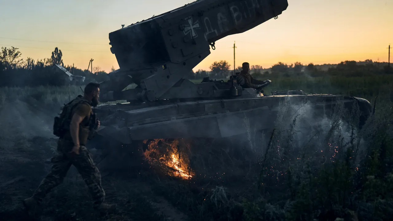 Războiul din Ucraina, ziua 515. Atac cu drone asupra unui depozit de muniţii din Crimeea/ Forţele ucrainene au continuat operaţiunile de contraofensivă pe cel puţin trei sectoare ale frontului/  Imaginile din satelit arată o concentrare armată în Belarus. Minskul spune că va organiza exerciţii militare cu luptătorii Wagner în apropierea graniţei cu Polonia 