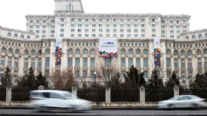 Deputaţii vor să refacă o parte din faţada Palatului Parlamentului. Licitaţia de 8.2 milioane de lei a fost lansată
