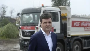 Nicuşor Dan îi pregăteşte Gabrielei Firea o aniversare cu o nouă conferinţă de presă în stradă