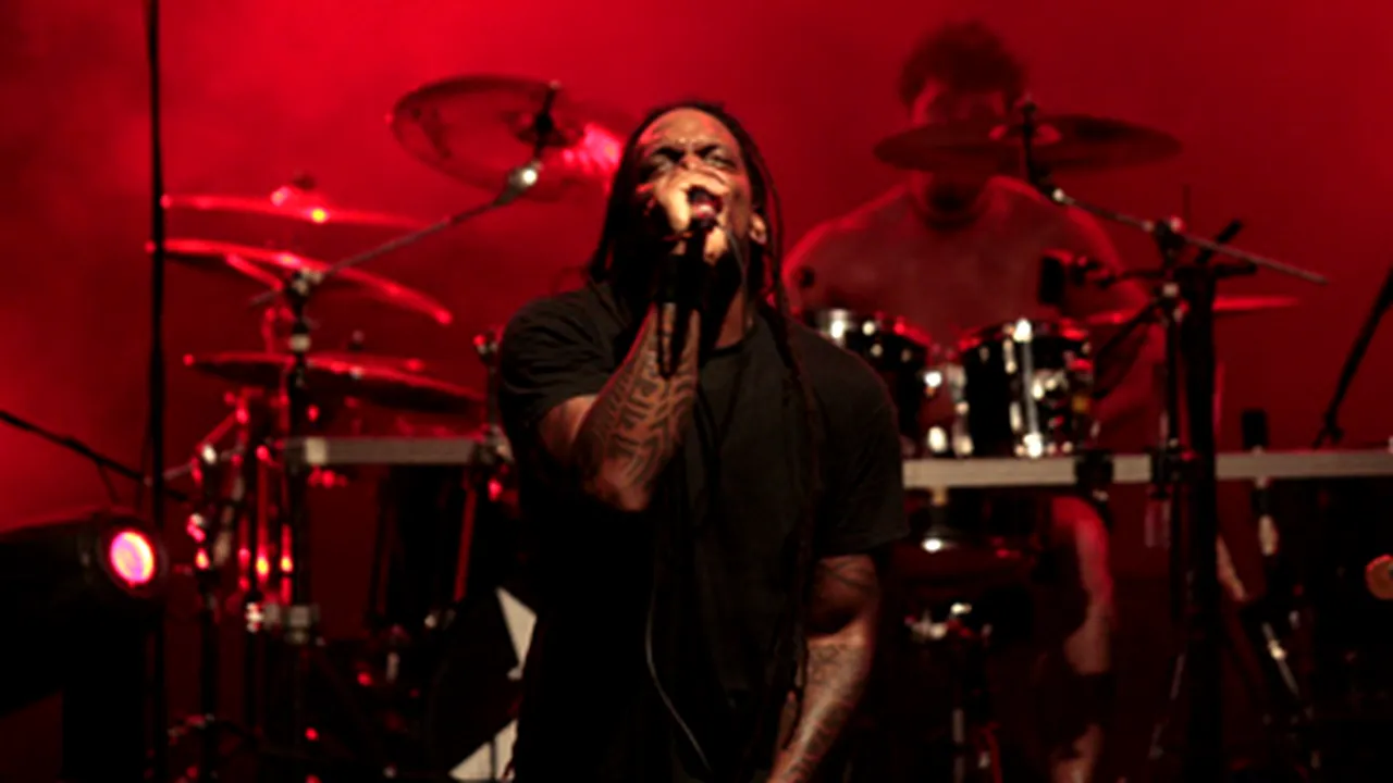 Sepultura revine în România (Video)