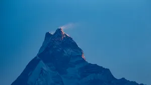 Tragedie în Nepal: Doi alpiniști au murit în urma unei expediții pe muntele Ama Dablam din Himalaya