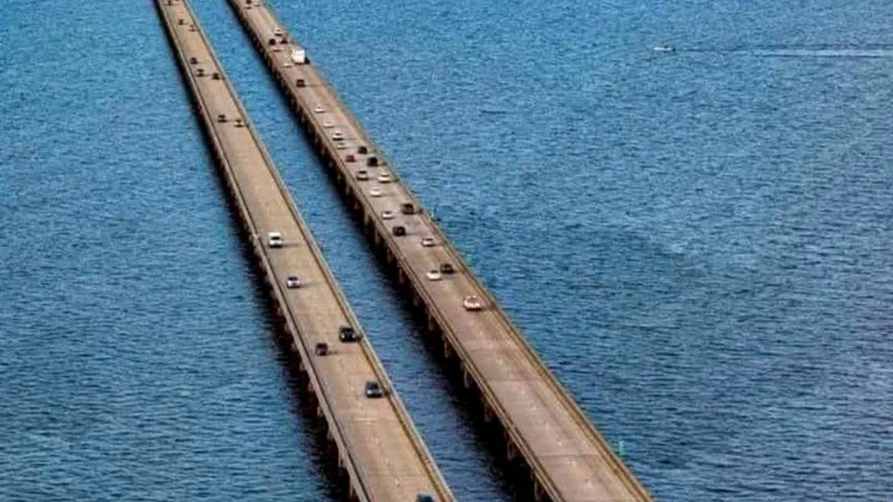 Cel mai lung pod rutier din lume este descris drept înfricoșător și provoacă unor șoferi atac de panică