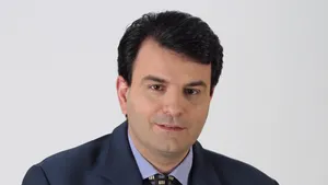 Lucian Mândruţă experimentează viaţa de refugiat