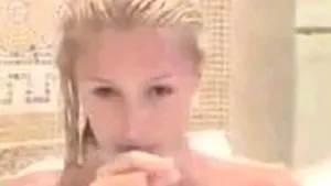 Paris Hilton într-o nouă înregistrare video XXX