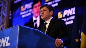 Liberalii ar putea renunţa la prezentarea candidaţilor pentru PE
