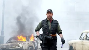Soţia lui Chuck Norris, la un pas de moarte. Actorul spune că femeia a fost orăvită