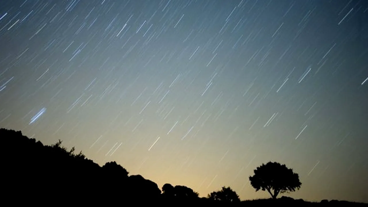 Perseide 2019: Curentul de meteori atinge nivelul maxim în noaptea de luni spre marţi. Care sunt cele mai bune ore pentru observarea fenomenului