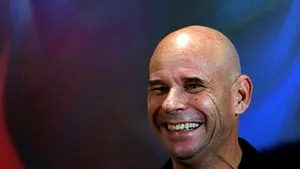 Proprietarul companiei Cirque du Soleil - următorul turist în spaţiu