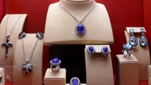 Un român expune bijuterii în cel mai frumos magazin din lume. Cine este românul care a creat un brand cunoscut la Hollywood