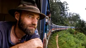 Omul care a călătorit în toată ţările din lume fără să zboare s-a întors acasă

