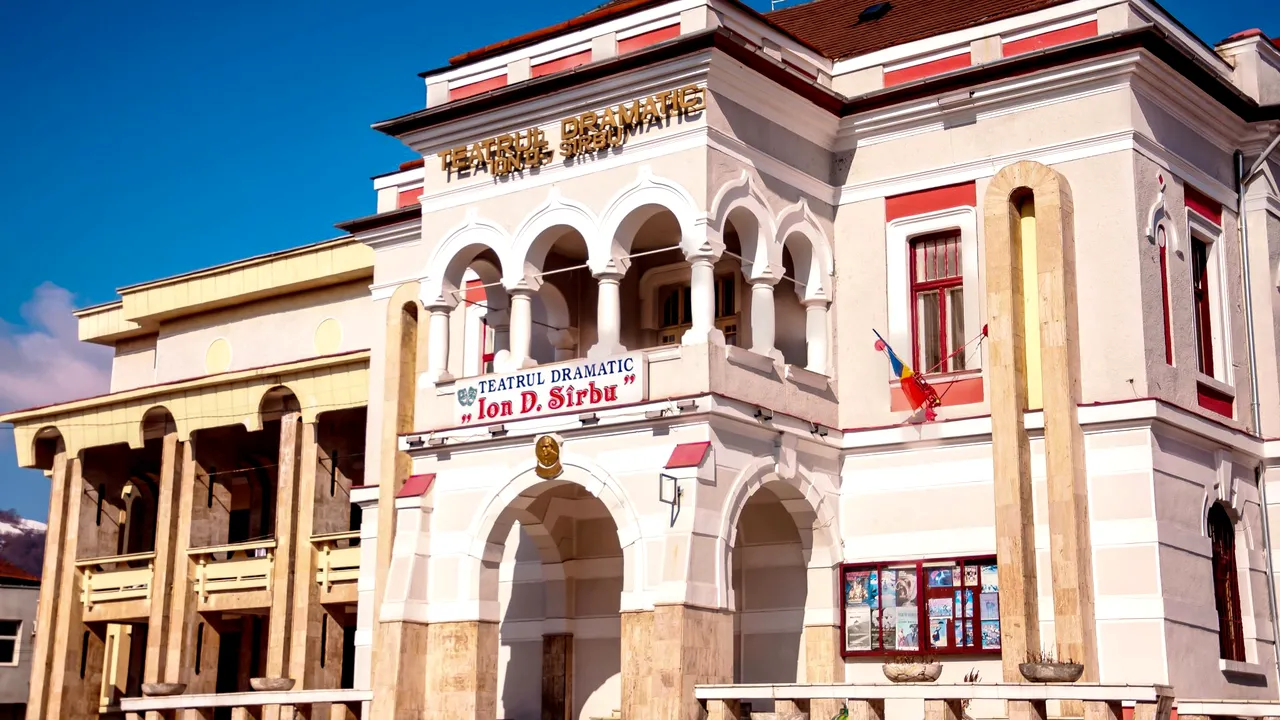 Managerul Teatrului Dramatic din Petroşani, concediat pentru nu s-a prezentat la evaluare