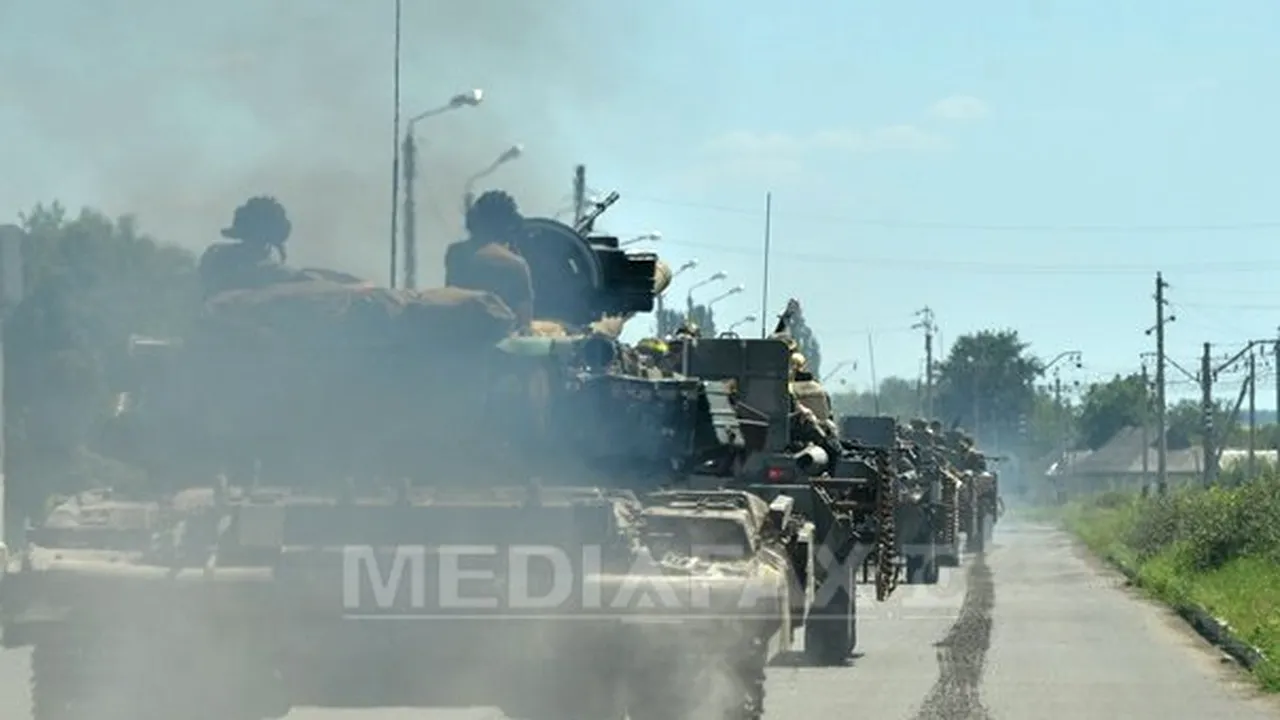 CONFLICTUL din Ucraina - Petro Poroşenko: Tancuri ruseşti au atacat oraşul Novosvitlivka, distrugând toate casele. Rebelii proruşi anunţă o nouă ofensivă DE AMPLOARE în est