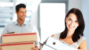 Reperele maturităţii la tineri: Independenţa financiară şi luarea deciziilor şi, mai puţin, căsătoria