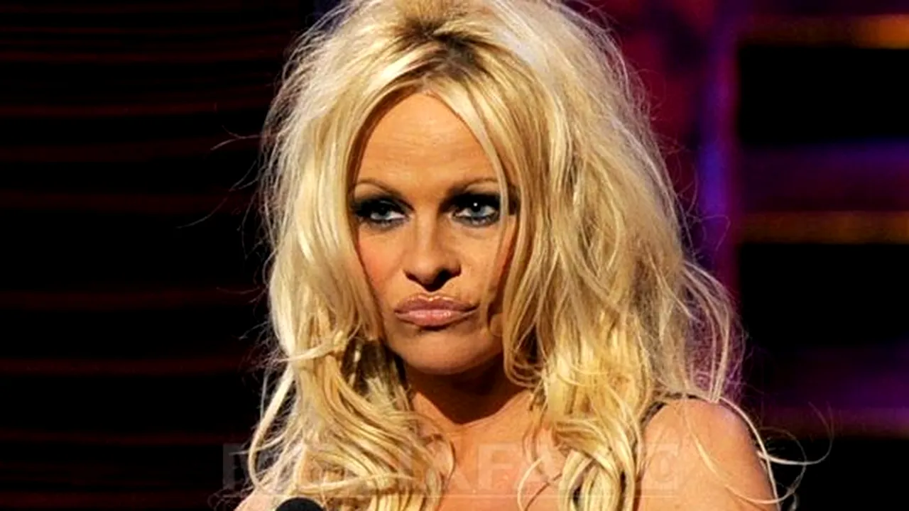 Vezi aici ce a cerut Pamela Anderson pentru vizita la Bucureşti