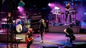 REPORTAJ: OneRepublic a înlocuit picăturile de ploaie cu confetti şi le-a oferit românilor un show magic - FOTO