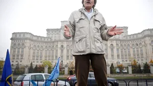 Sindicaliştii din cercetare protestează, miercuri, la Parlament şi Guvern