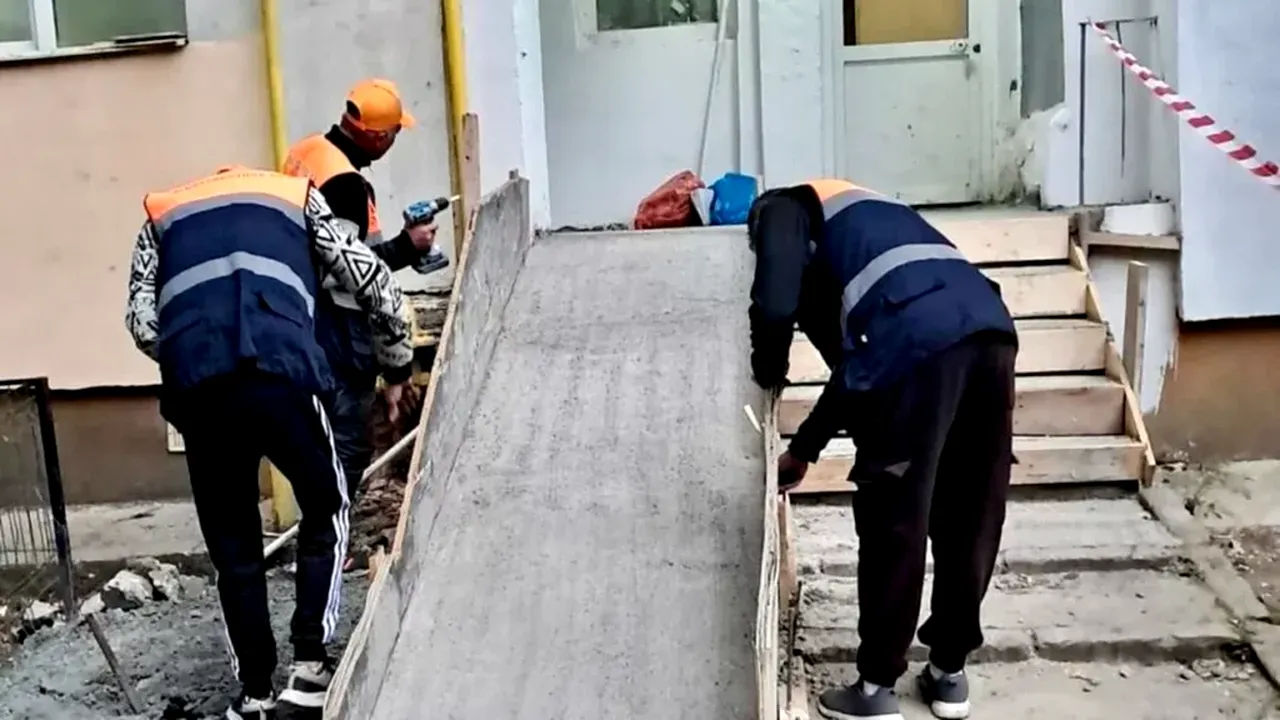 (P) Infrastructură 5 amenajează rampe de acces pentru persoanele cu dizabilități