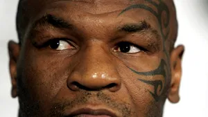 Mike Tyson a fost reţinut de poliţie