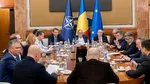 Când guvernul/România are nevoie de 250 mld. lei, adică 50 mld. euro în 2025 doar pentru a trece anul, Coaliţia vine în faţa publicului cu restructurarea a două ministere şi 2/3 secretari de stat. În acest mod, nu va mai trece mult timp şi vom fi aruncaţi în categoria „junk”