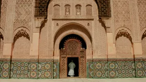 O țară arabă se schimbă din temelii. Natalitatea a scăzut, divorțurile cresc, iar fenomenul singurătății e tot mai prezent