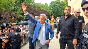 Călin Georgescu, la IPJ Ilfov: „În România se vede că nu se mai fură cu sacul, se fură cu legea” / Fostul candidat la prezidențiale va merge la Broșteni pentru a oferi ajutor persoanelor afectate de inundații