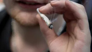 VIDEO Un gălăţean aflat în carantină s-a drogat şi a făcut scandal!