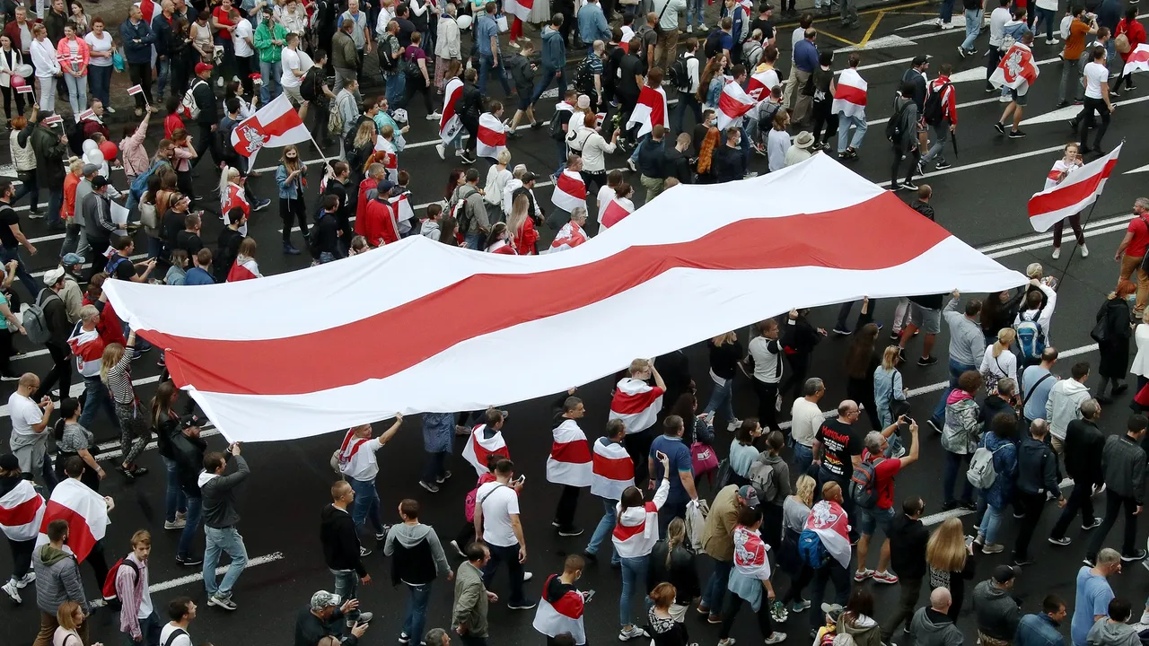 Polonia vrea un „plan Marshal” al UE pentru reconstrucţia Belarusului
