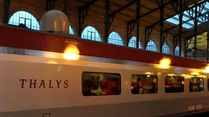 Poliţia olandeză a evacuat un tren Thalys după ce un bărbat s-a încuiat în toaletă. Bărbatul a fost reţinut
