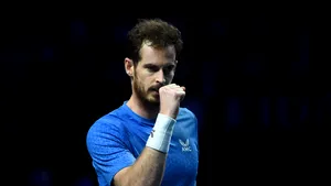 VIDEO Andy Murray a rămas fără verighetă, după ce a legat-o de şireturile pantofilor de sport