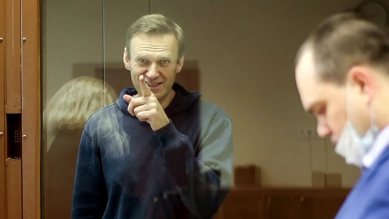 Aleksei Navalnîi a revenit în sala de judecată într-un proces în care este acuzat de calomnie