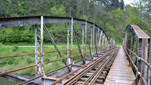 Mocăniţa Huţulca, una dintre principalele atracţii turistice din Bucovina, mutată într-o gară fără curent şi toalete 