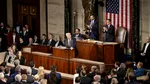 Câțiva democrați din Cameră au plecat de la discursul lui Trump purtând tricouri „rezist”