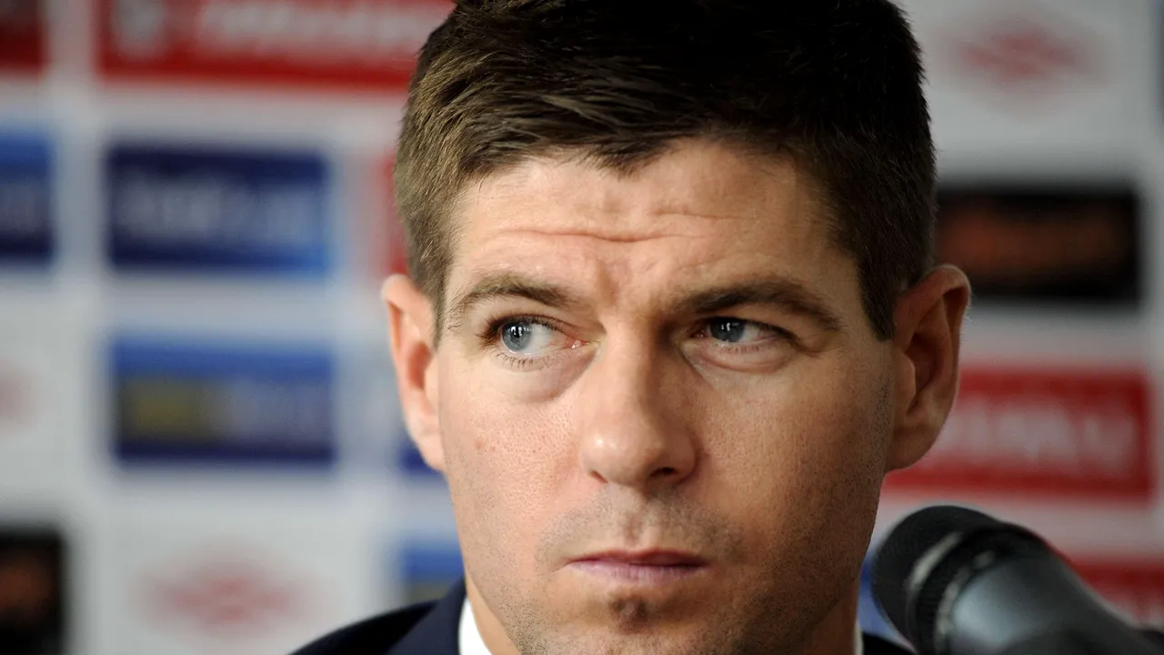 Steven Gerrard a dezminţit zvonurile că s-ar retrage de la naţionala Angliei