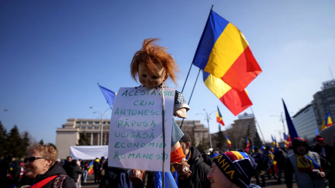 Polonez prins cu un briceag la el la protestul organizat de susţinătorii lui Călin Georgescu în Piaţa Victoriei