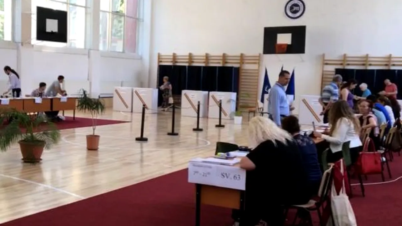 ALEGERI LOCALE 2016. Prezenţa la închiderea urnelor - 48,4%. Peste opt milioane de români au votat la alegerile locale din ţară. În Bucureşti prezenţa la vot a fost de 33,3% - VIDEO/ LIVE TEXT