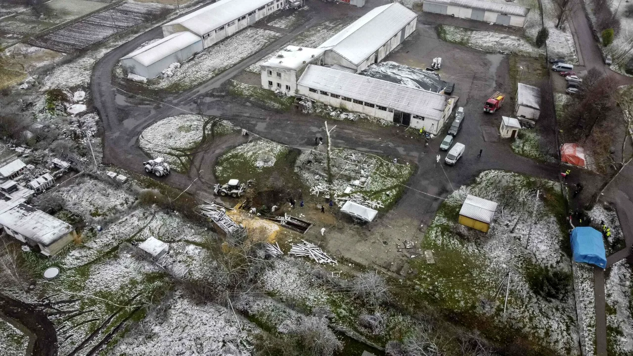 Războiul din Ucraina, ziua 267. Polonia, primele rezultate ale anchetei privind căderea rachetei care a ucis doi oameni / Ruşii lovesc Odesa şi Dnipro / Site-ul Novaya Gazeta, blocat de Kremlin / Moscova dă vina pe Kiev pentru lipsa curentului şi a căldurii / Preşedintele Poloniei a vizitat locul lovit de rachetă