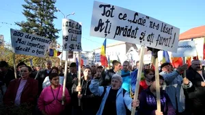Proteste în ţară faţă de proiectul minier de la Roşia Montană