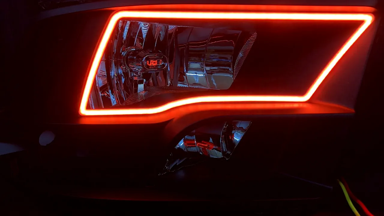 Proiect de lege: Autovehiculele nu vor mai putea folosi sisteme de lumini personalizate