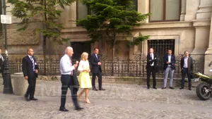 Joe Biden şi soţia, la un restaurant din Centrul Vechi. Vicepreşedintele SUA şi-a cumpărat şi o îngheţată la cornet - FOTO, VIDEO