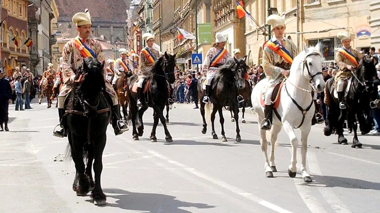 Brașovul se pregătește pentru Parada Junilor. Restricții de circulație pe traseu