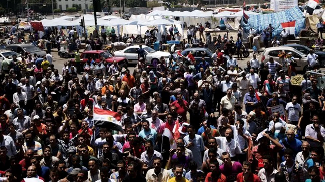 PROTESTE ÎN EGIPT: Opozanţi lui Morsi s-au adunat în Piaţa Tahrir din Cairo