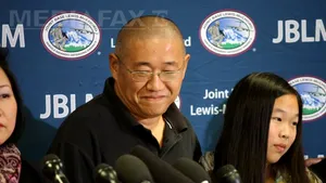 Kenneth Bae şi Matthew Miller au fost primiţi de familii, după ce au fost aduşi în SUA de Clapper