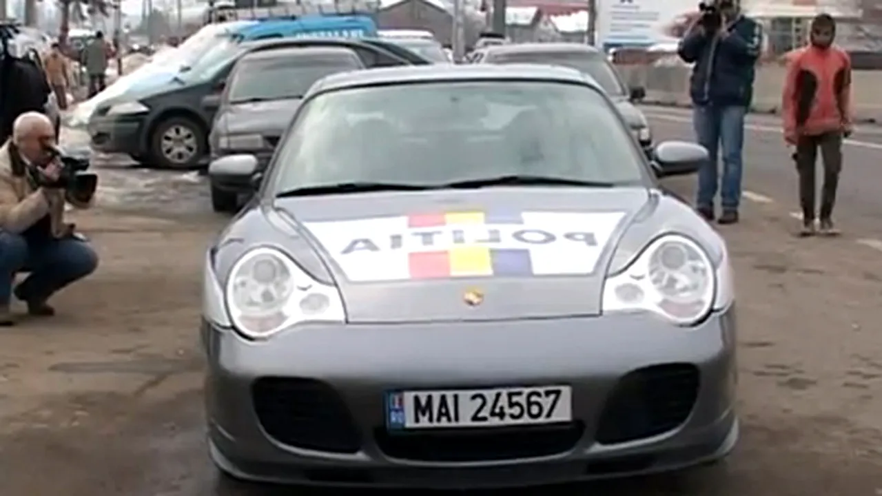 Porsche-ul Poliţiei Prahova a făcut senzaţie pe DN1. Bolidul atinge peste 300 km la oră şi e destinat prinderii vitezomanilor - VIDEO