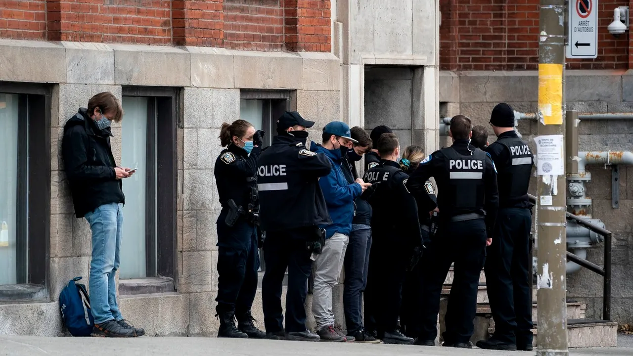 Ostatici la sediul din Montreal al companiei de jocuri video Ubisoft. Mai mulţi angajaţi au reuşit să evadeze pe acoperişul clădirii. UPDATE: Alarma a fost falsă

