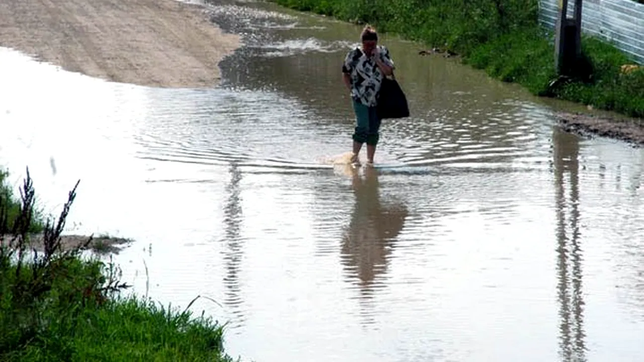 MMP: S-au alocat 538.000 lei pentru îndiguire în Săuceşti şi supraînălţare dig, dar nu a rezistat