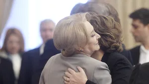 Dăncilă, la Adunarea generală a UNCJR: Gradul de absorbţie a fondurilor europene nu e satisfăcător / Premierul, despre spitalele regionale: Preşedinţii CJ Iaşi, Cluj, Dolj să se implice. Sunt întârzieri