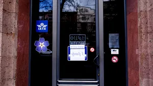 Ţara care porneşte de urgenţă afacerile pentru a evita un dezastru economic. Rata infectării este în plină creştere