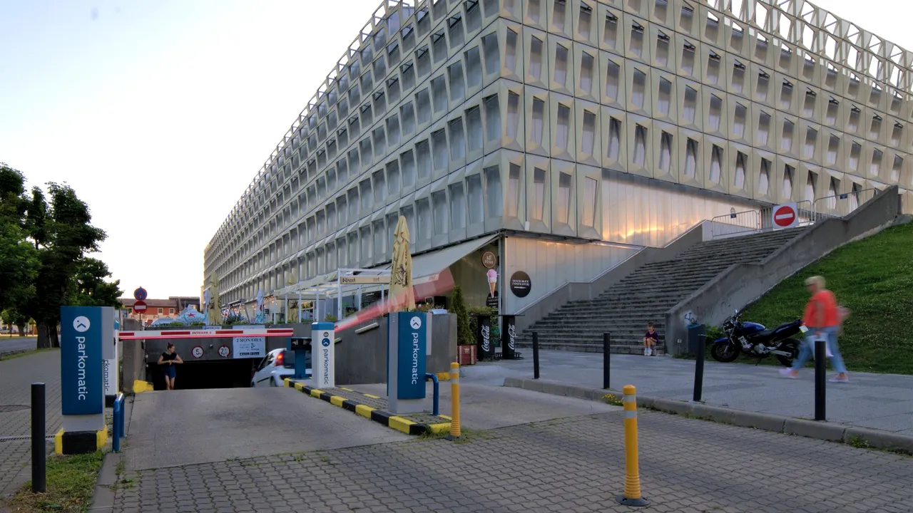 KADRA schimbă sistemul de parcare de la Piaţa Universităţii 